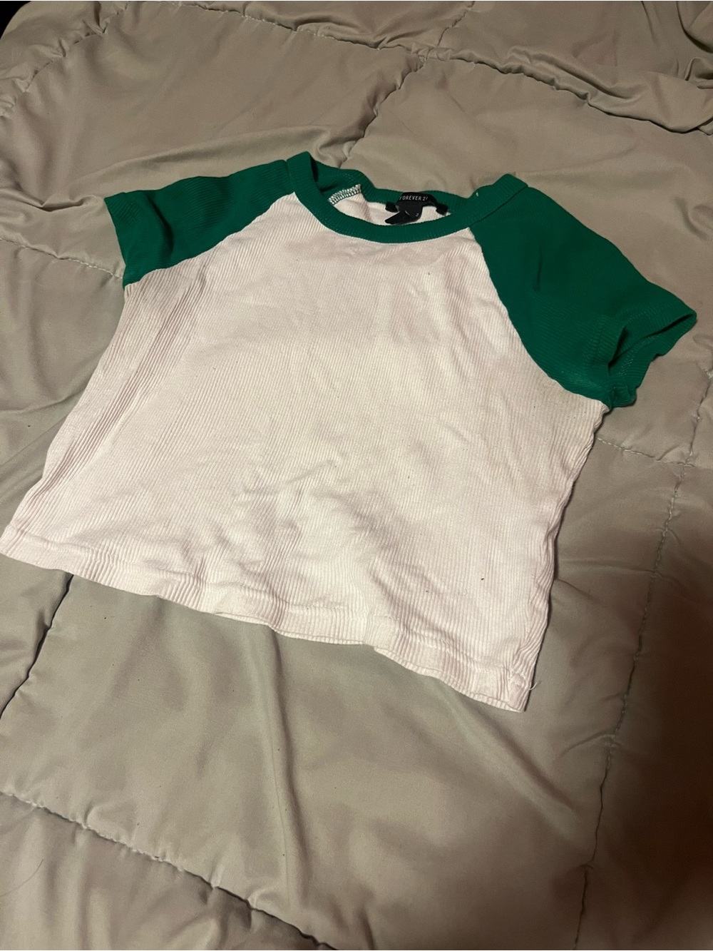 Forever 21 White & Green Ribbed Crop Tee